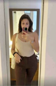 Lepa zgodna milf voli predigre